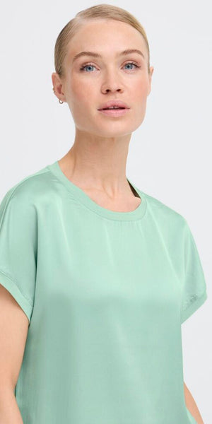 b young SELITA O Neck T Shirt in Blue Surf