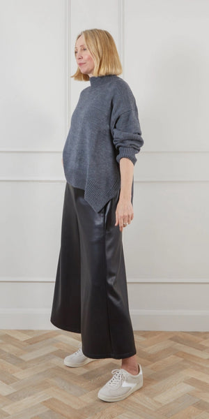 CHALK DOLLY Jumper in Charcoal