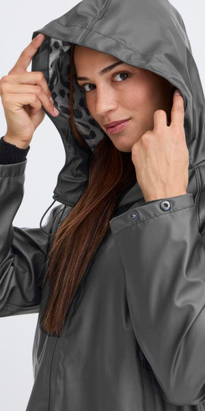 b young AVAN Coat in Black