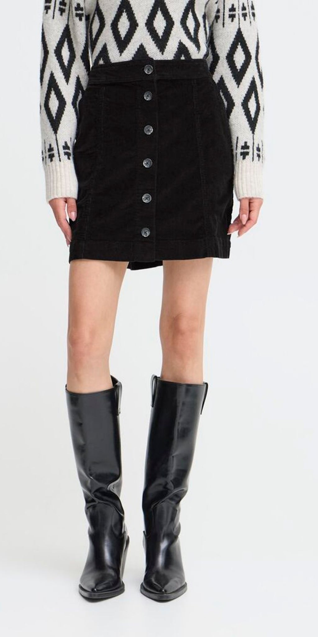 b young DASIK Skirt in True Black