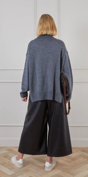 CHALK DOLLY Jumper in Charcoal