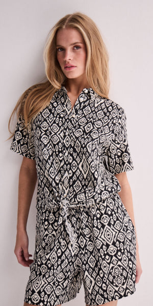 ICHI LINNO Shirt in Black Diamond Ikat