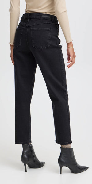 b young LOETTA Mom Fit Jeans in Black