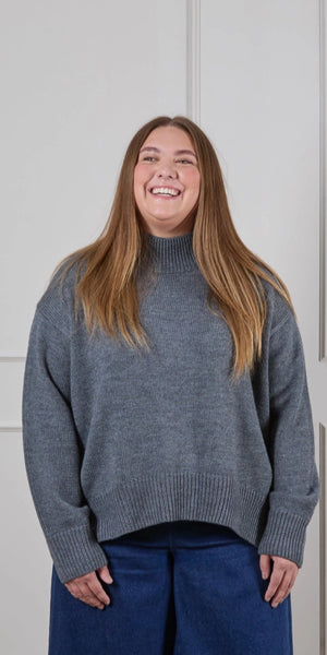 CHALK DOLLY Jumper in Charcoal