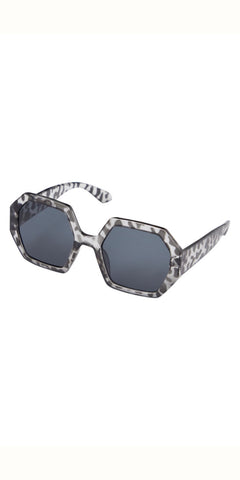 ICHI LEESTINA Sunglasses in Ultimate Gray/Black