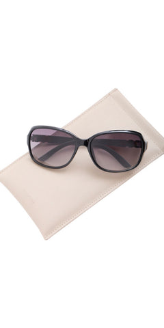 b young WIYA Sunglasses in Black Sporty