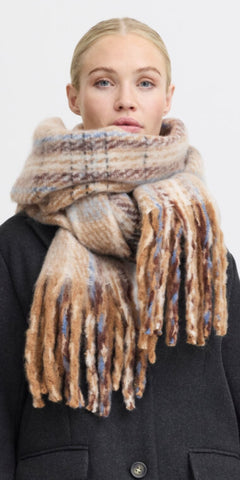 b young WILDE Scarf in Dusty Blue Mix