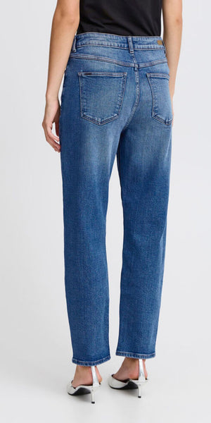 b young LOETTA Mom Fit Jeans in Mid Blue Denim