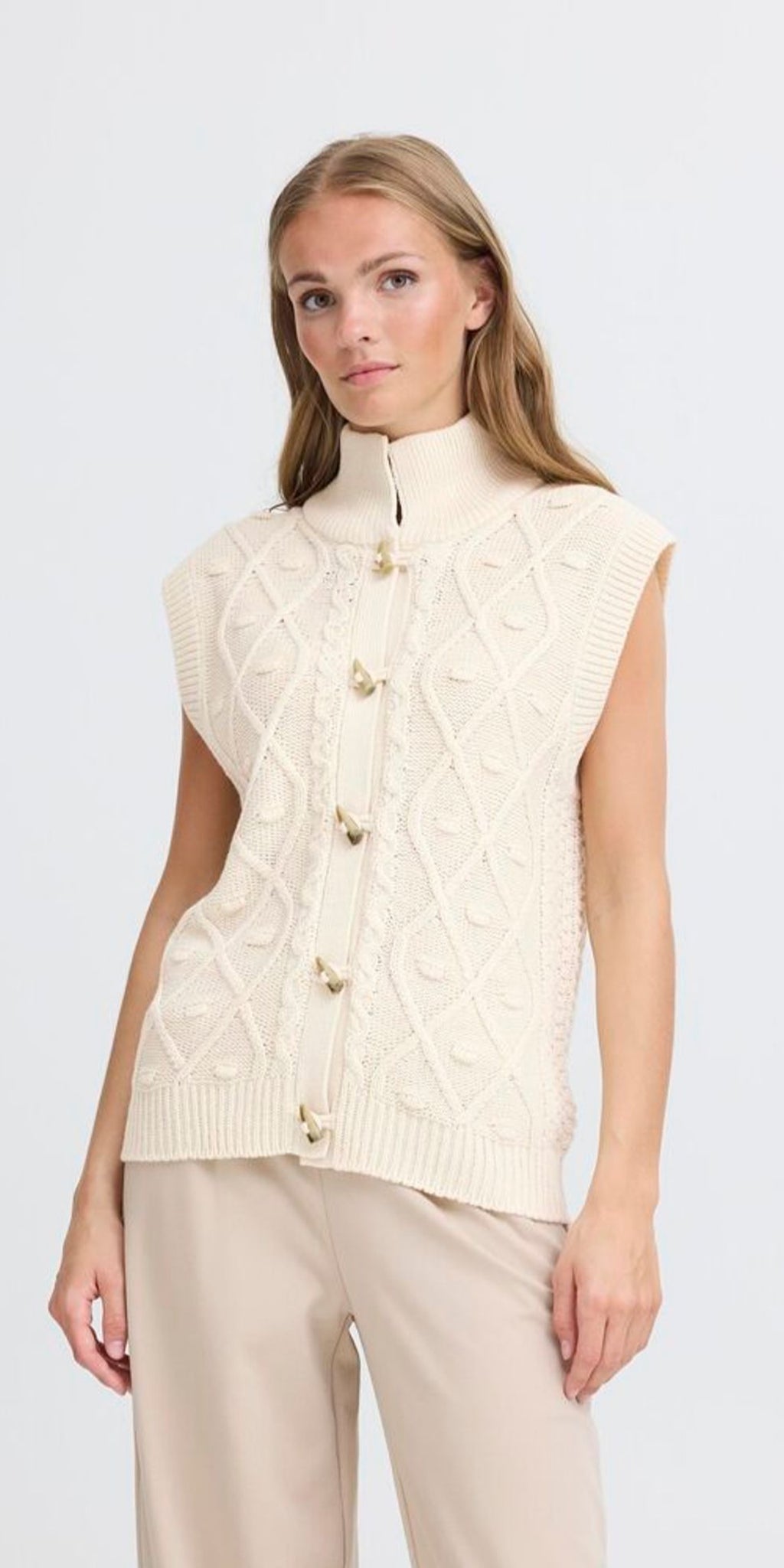 ICHI DESTAN Waistcoat in Sandshell