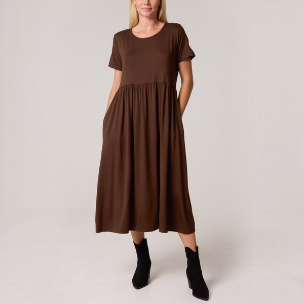 Round Neck Stretch Dress in Chocolate