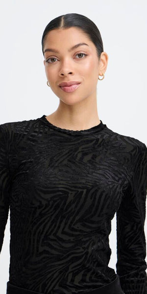 b young SHIRLEY Top in True Black