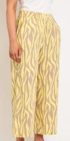 b young FALAKKA Crop Pants in Sunny Lime Animal