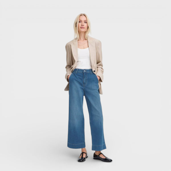 b young KOMMA Cropped Jeans - TheSecretCloset.Boutique