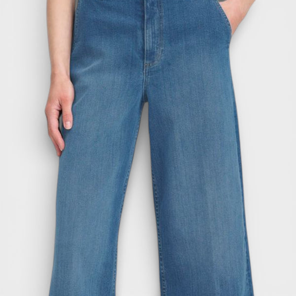 b young KOMMA Cropped Jeans - TheSecretCloset.Boutique