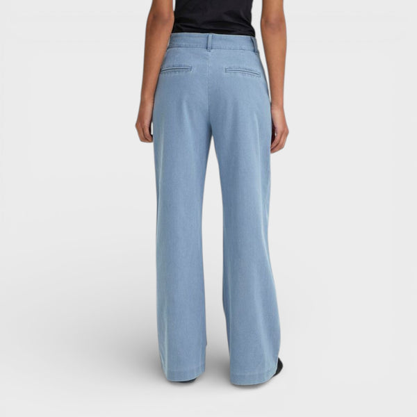 ICHI KATE Denim Pants in Light Denim - TheSecretCloset.Boutique