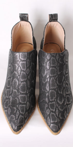 smf Snake Shoe Boot in Black - TheSecretCloset.Boutique